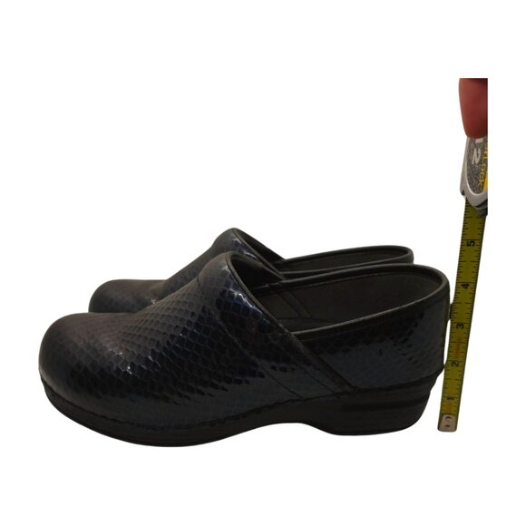 Dansko XP Women's Blue Leather Snakeskin Print Professional Clogs Size 8.5 - Picture 9 of 13